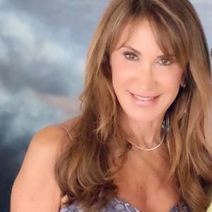 Meet your Posher, Yvette